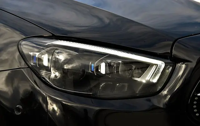 MERCEDES-BENZ Klasa E 220 d 4-Matic AMG