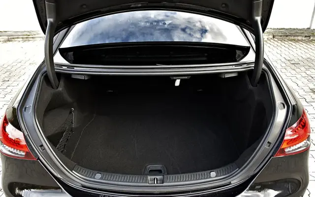 MERCEDES-BENZ Klasa E 220 d 4-Matic AMG