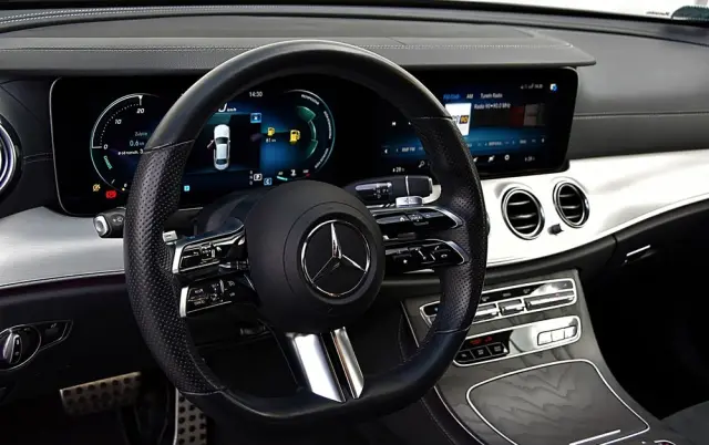 MERCEDES-BENZ Klasa E 220 d 4-Matic AMG