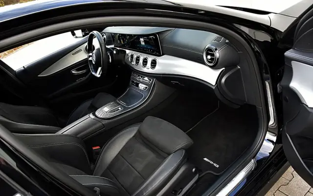 MERCEDES-BENZ Klasa E 220 d 4-Matic AMG