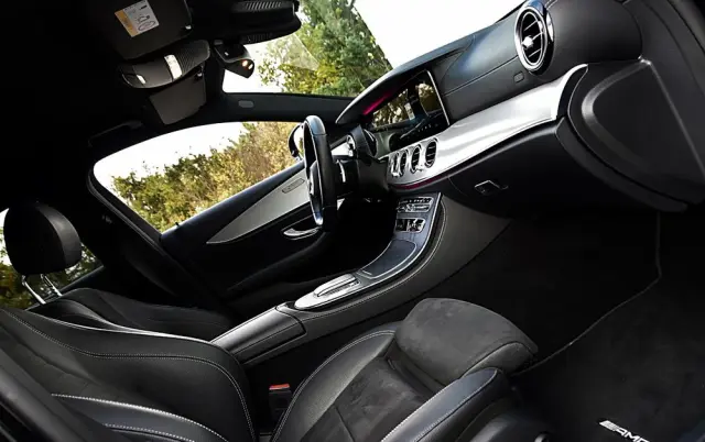 MERCEDES-BENZ Klasa E 220 d 4-Matic AMG