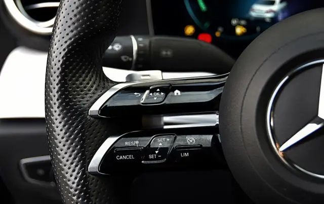 MERCEDES-BENZ Klasa E 220 d 4-Matic AMG