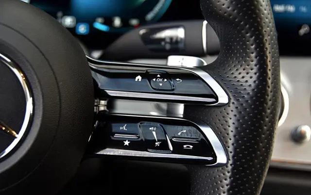 MERCEDES-BENZ Klasa E 220 d 4-Matic AMG