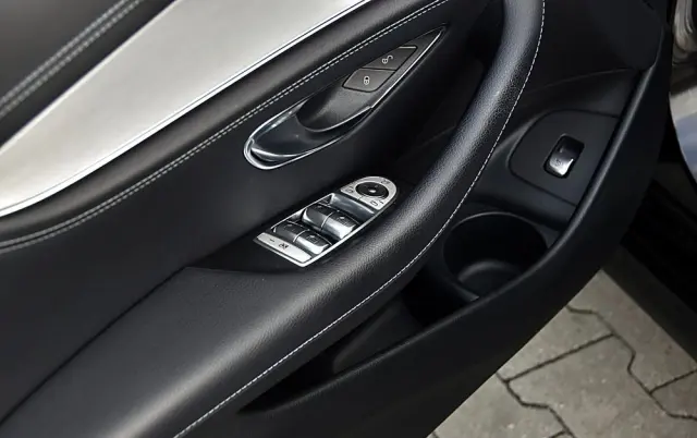 MERCEDES-BENZ Klasa E 220 d 4-Matic AMG