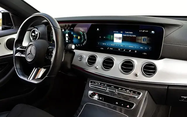 MERCEDES-BENZ Klasa E 220 d 4-Matic AMG