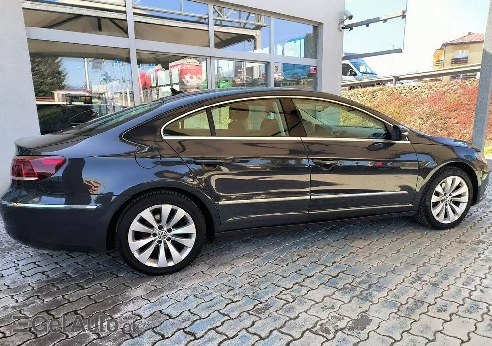 VOLKSWAGEN Passat CC 