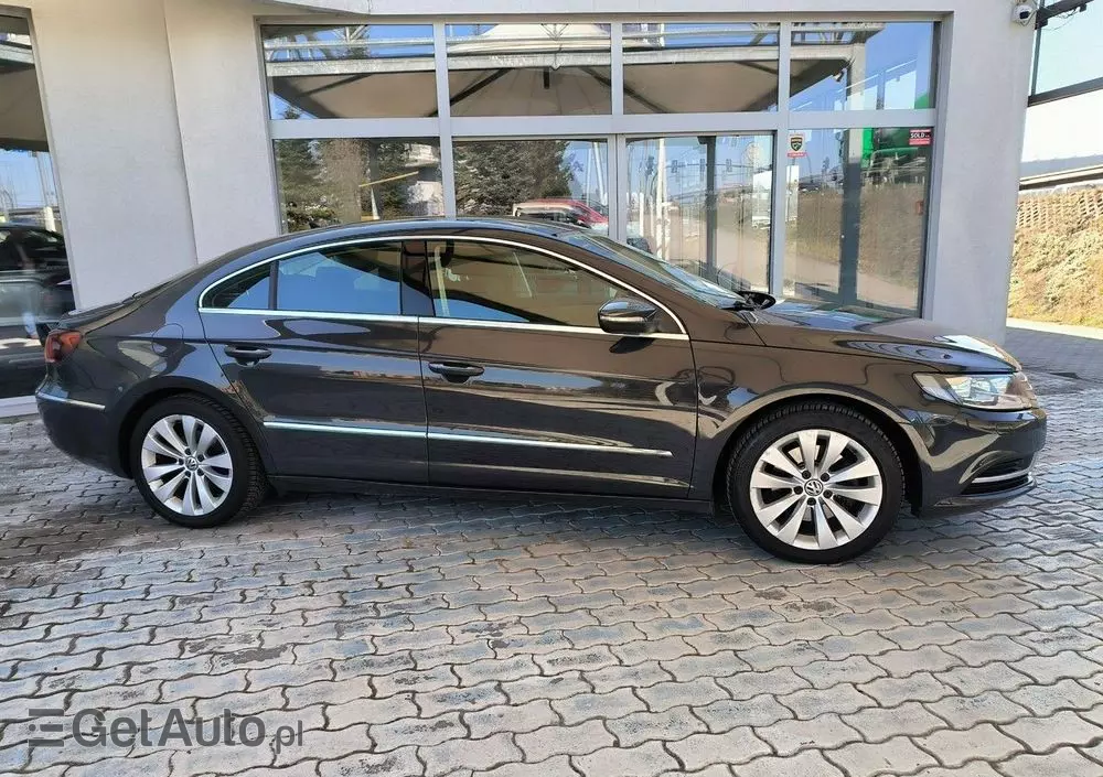 VOLKSWAGEN Passat CC 
