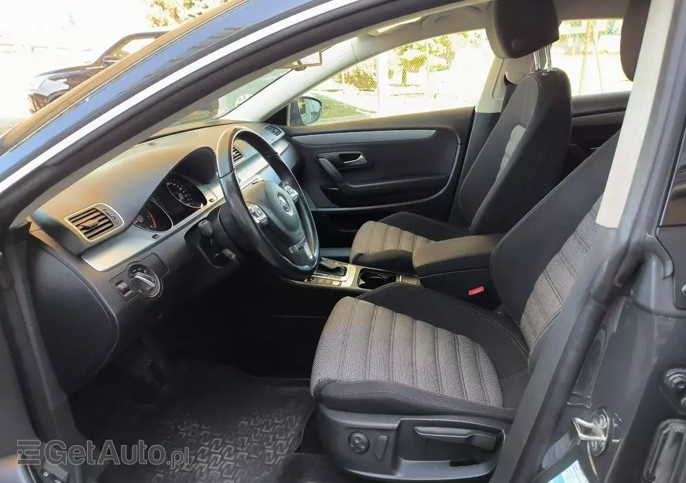 VOLKSWAGEN Passat CC 