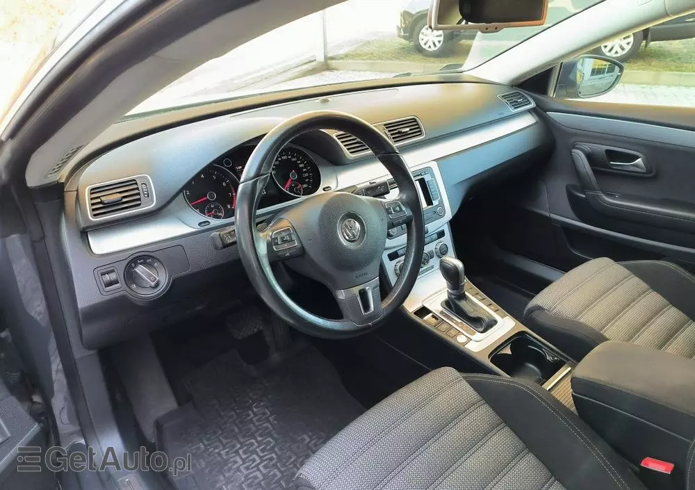VOLKSWAGEN Passat CC 