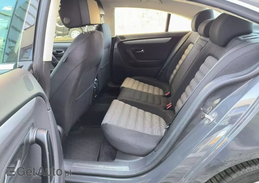 VOLKSWAGEN Passat CC 