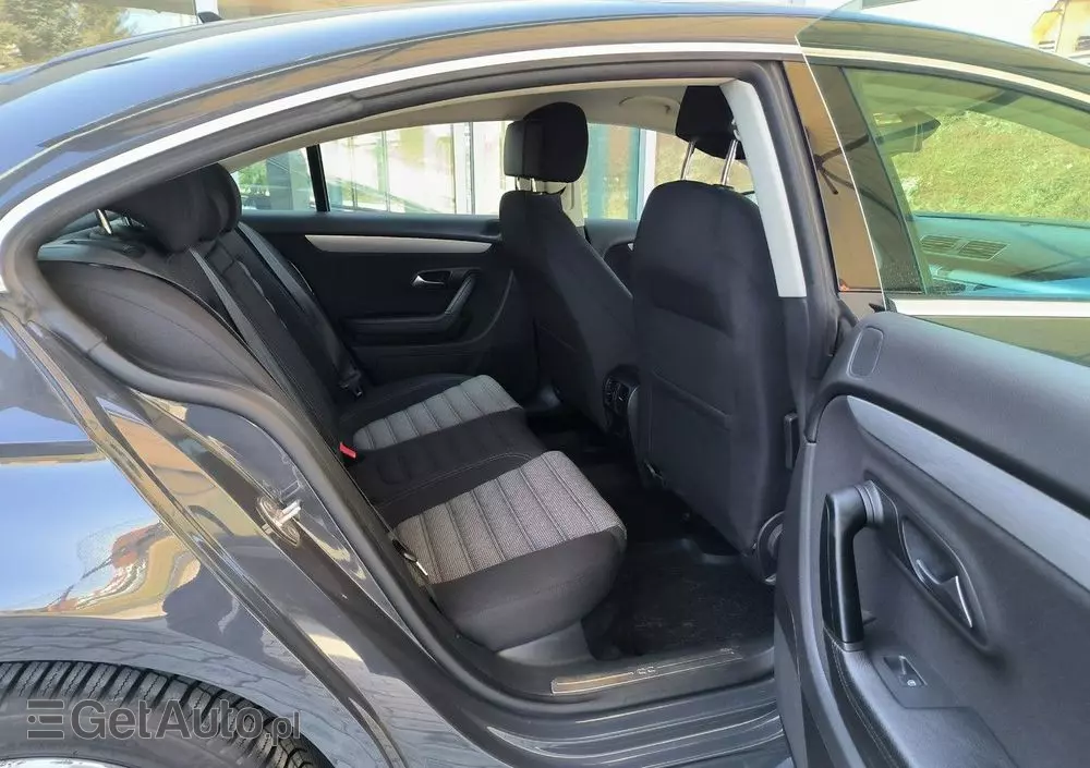 VOLKSWAGEN Passat CC 