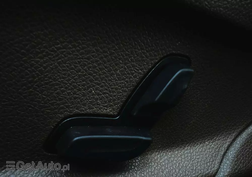 MERCEDES-BENZ Klasa E 220 d Business Edition 9G-TRONIC