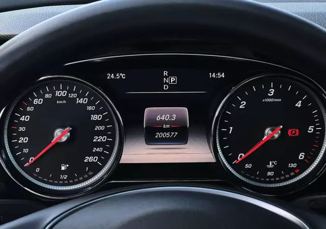 MERCEDES-BENZ Klasa E 220 d Business Edition 9G-TRONIC