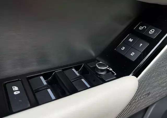 LAND ROVER Range Rover Velar 3.0 SD6 R-Dynamic HSE