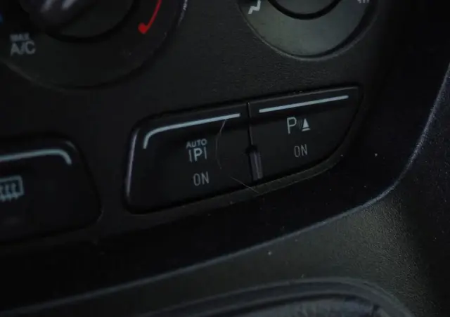 FORD C-MAX 1.6 TDCi Start-Stop-System Champions Edition