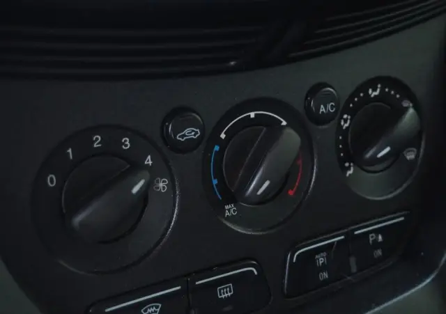 FORD C-MAX 1.6 TDCi Start-Stop-System Champions Edition