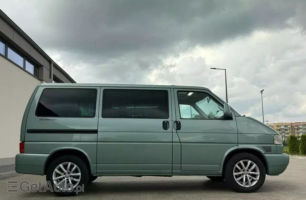 VOLKSWAGEN Multivan 