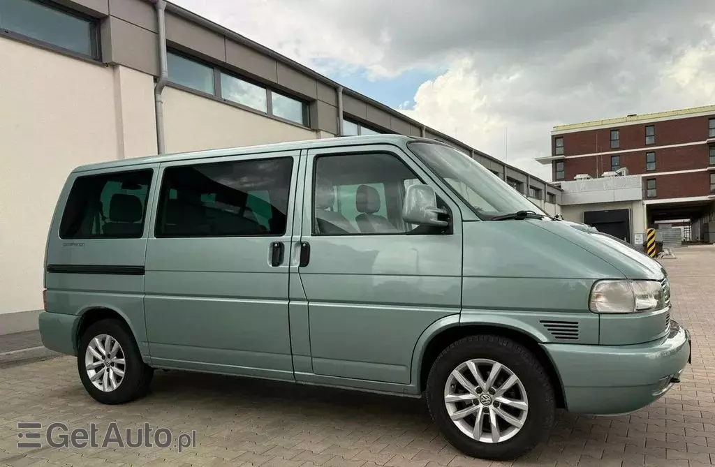 VOLKSWAGEN Multivan 
