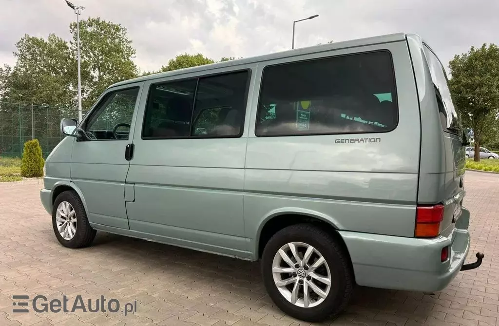 VOLKSWAGEN Multivan 