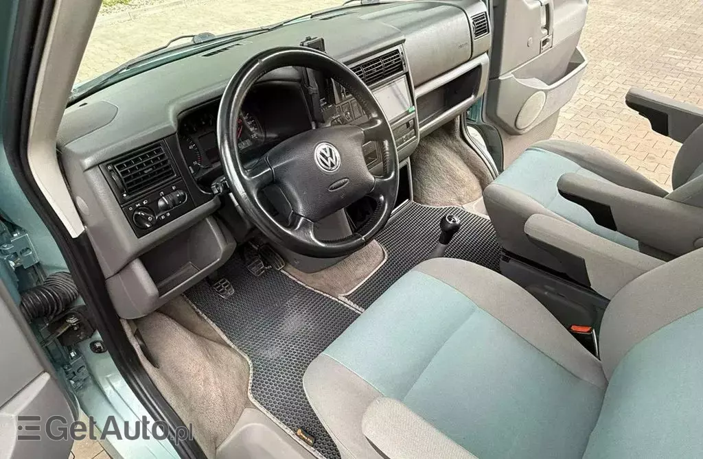 VOLKSWAGEN Multivan 