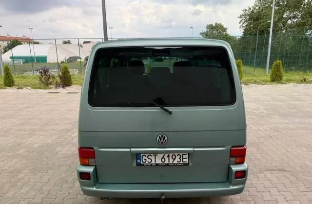 VOLKSWAGEN Multivan 