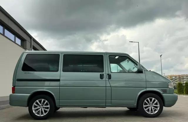 VOLKSWAGEN Multivan 
