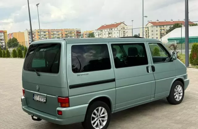 VOLKSWAGEN Multivan 