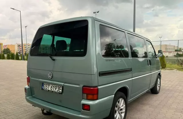 VOLKSWAGEN Multivan 