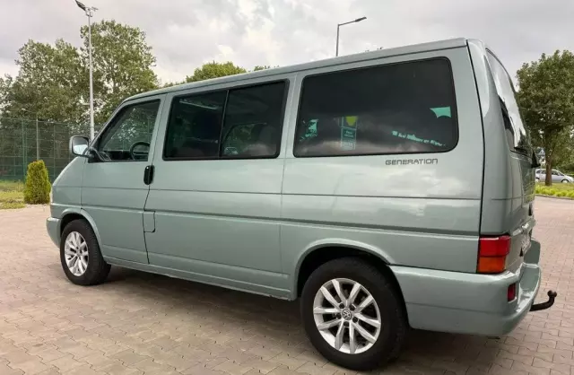 VOLKSWAGEN Multivan 