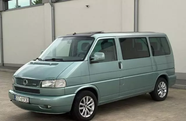 VOLKSWAGEN Multivan 