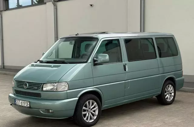 VOLKSWAGEN Multivan 