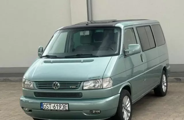 VOLKSWAGEN Multivan 