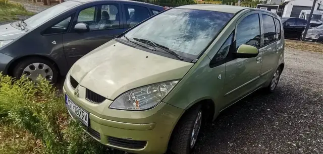 MITSUBISHI Colt 