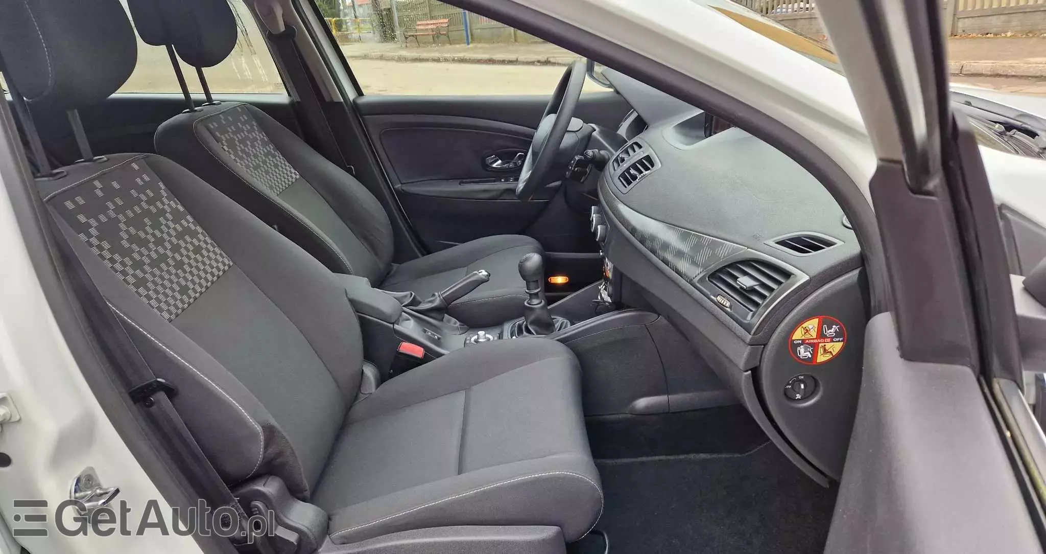 RENAULT Megane 1.6 16V 110 TomTom Edition