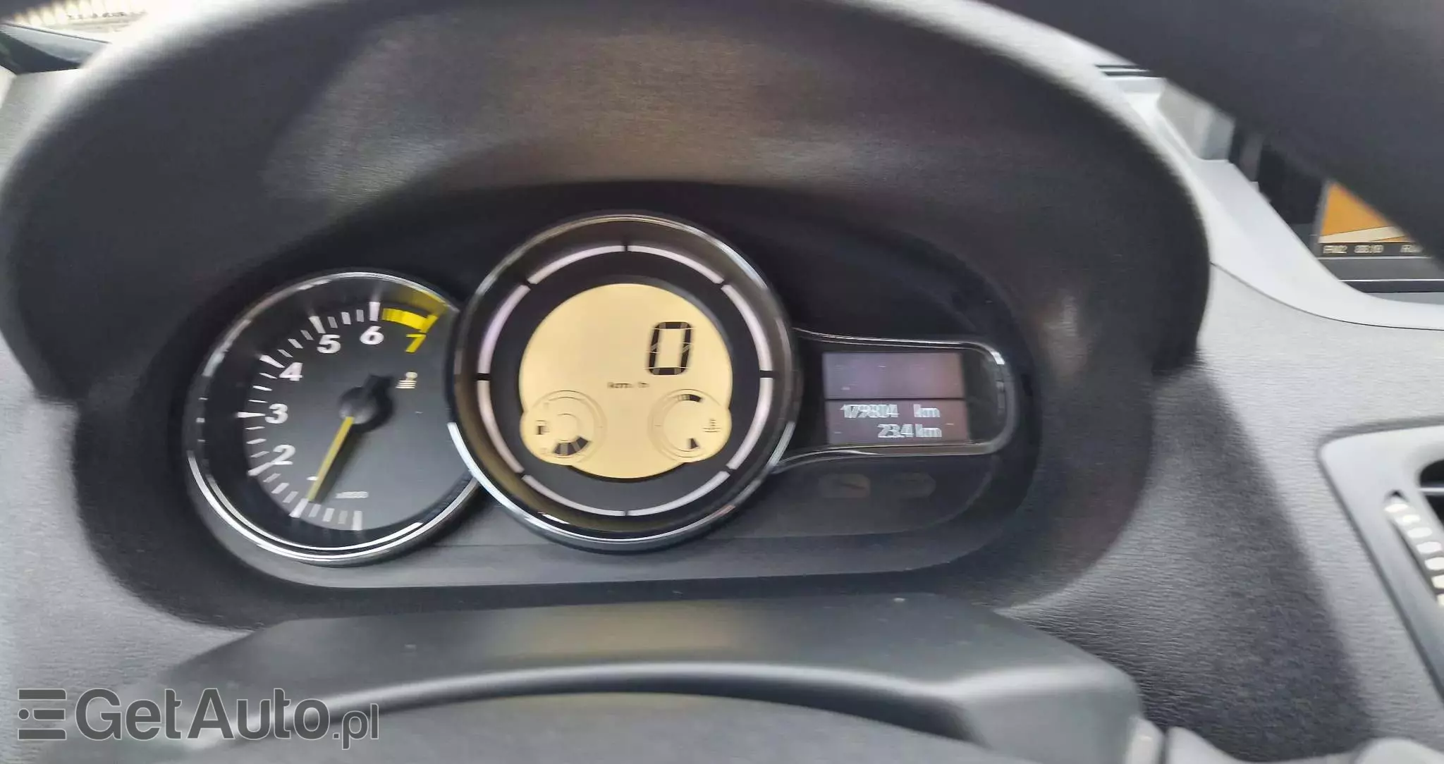 RENAULT Megane 1.6 16V 110 TomTom Edition