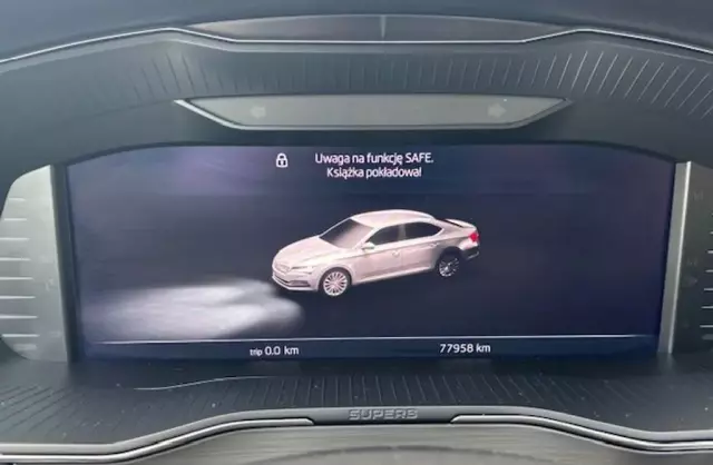 SKODA Superb 