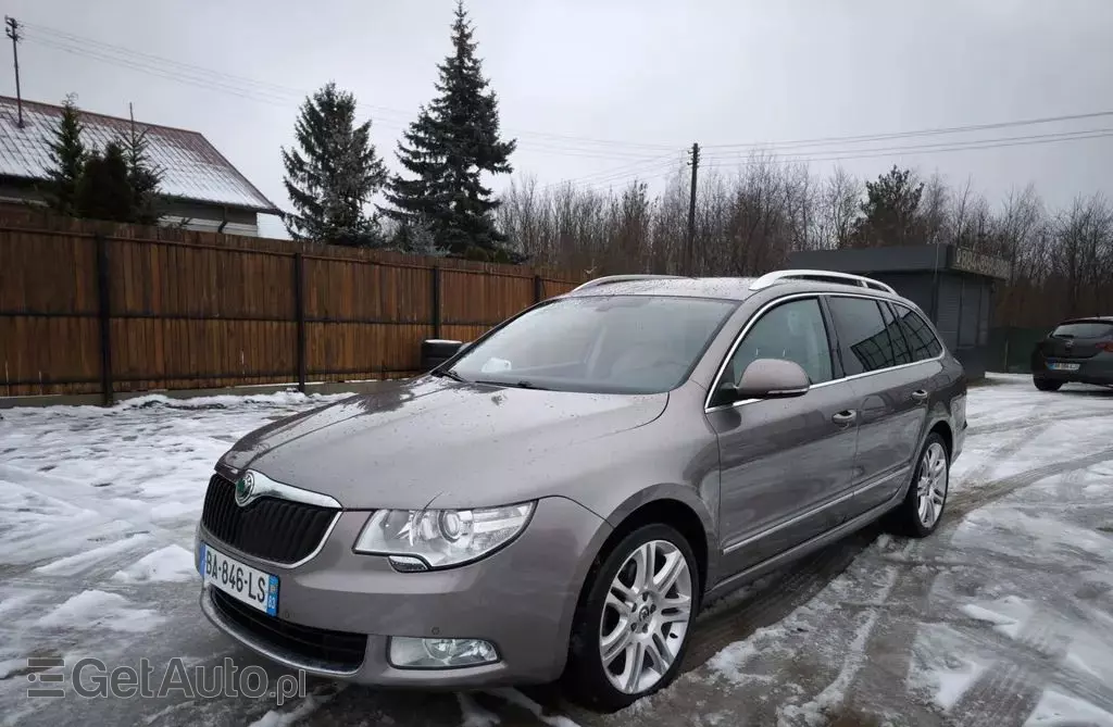 SKODA Superb 