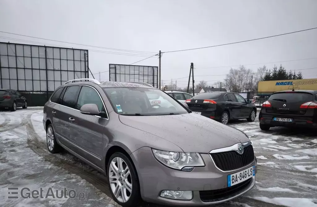 SKODA Superb 