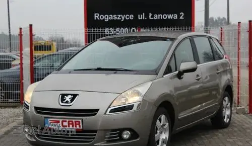 PEUGEOT 5008 