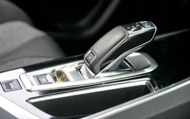 PEUGEOT 3008 BlueHDi 120 Stop & Start EAT6 Allure