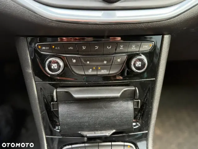 OPEL Astra 1.4 Turbo Edition