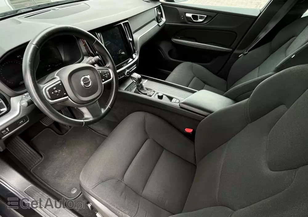 VOLVO V60 D3 Momentum