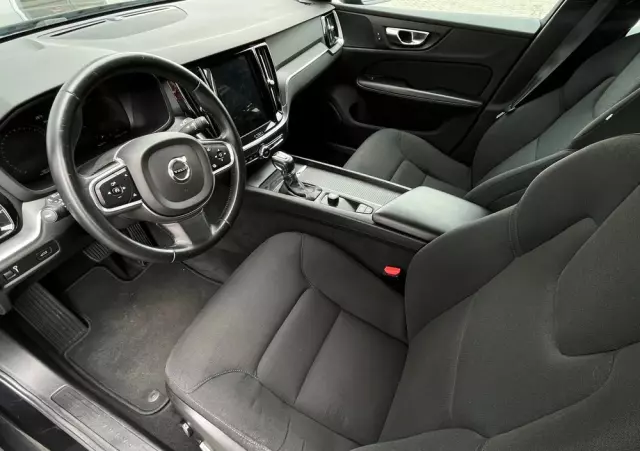 VOLVO V60 D3 Momentum