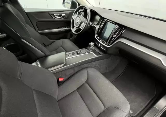 VOLVO V60 D3 Momentum