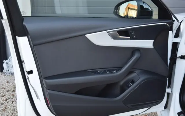 AUDI A4 Avant 2.0 TDI Quattro Sport S tronic