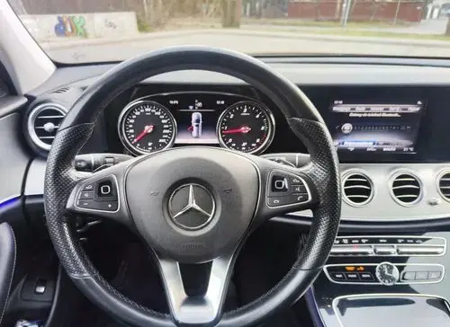 MERCEDES-BENZ Klasa E 