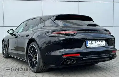 PORSCHE Panamera 
