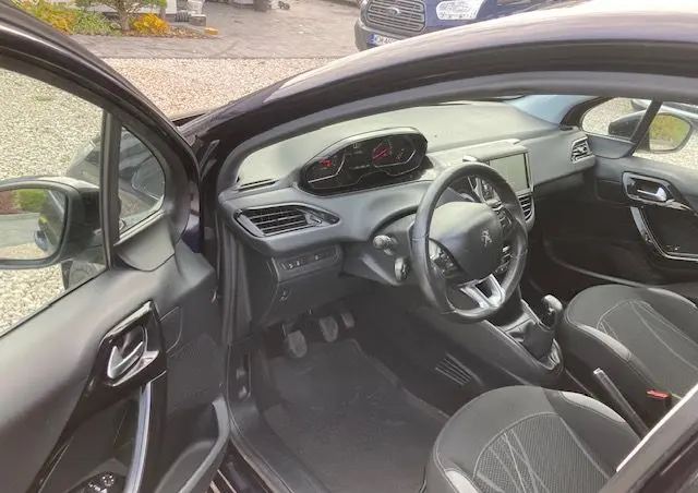 PEUGEOT 208 1.2 PureTech Active