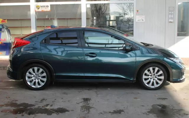 HONDA Civic 1.8i-VTEC i-SHIFT Executive