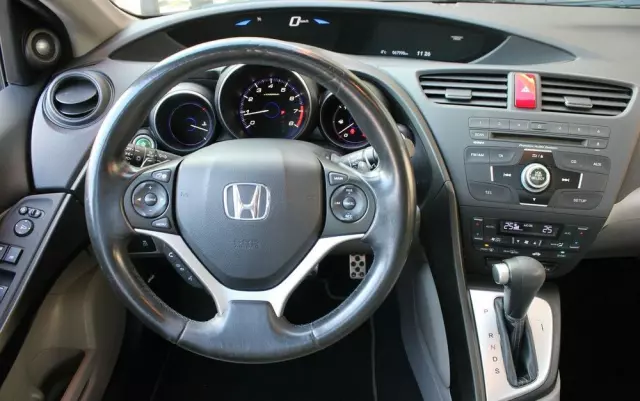 HONDA Civic 1.8i-VTEC i-SHIFT Executive